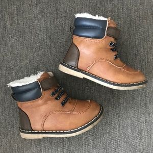 Old navy baby shoes 5C